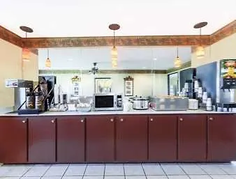 Super 8 By Wyndham Searcy Ar 