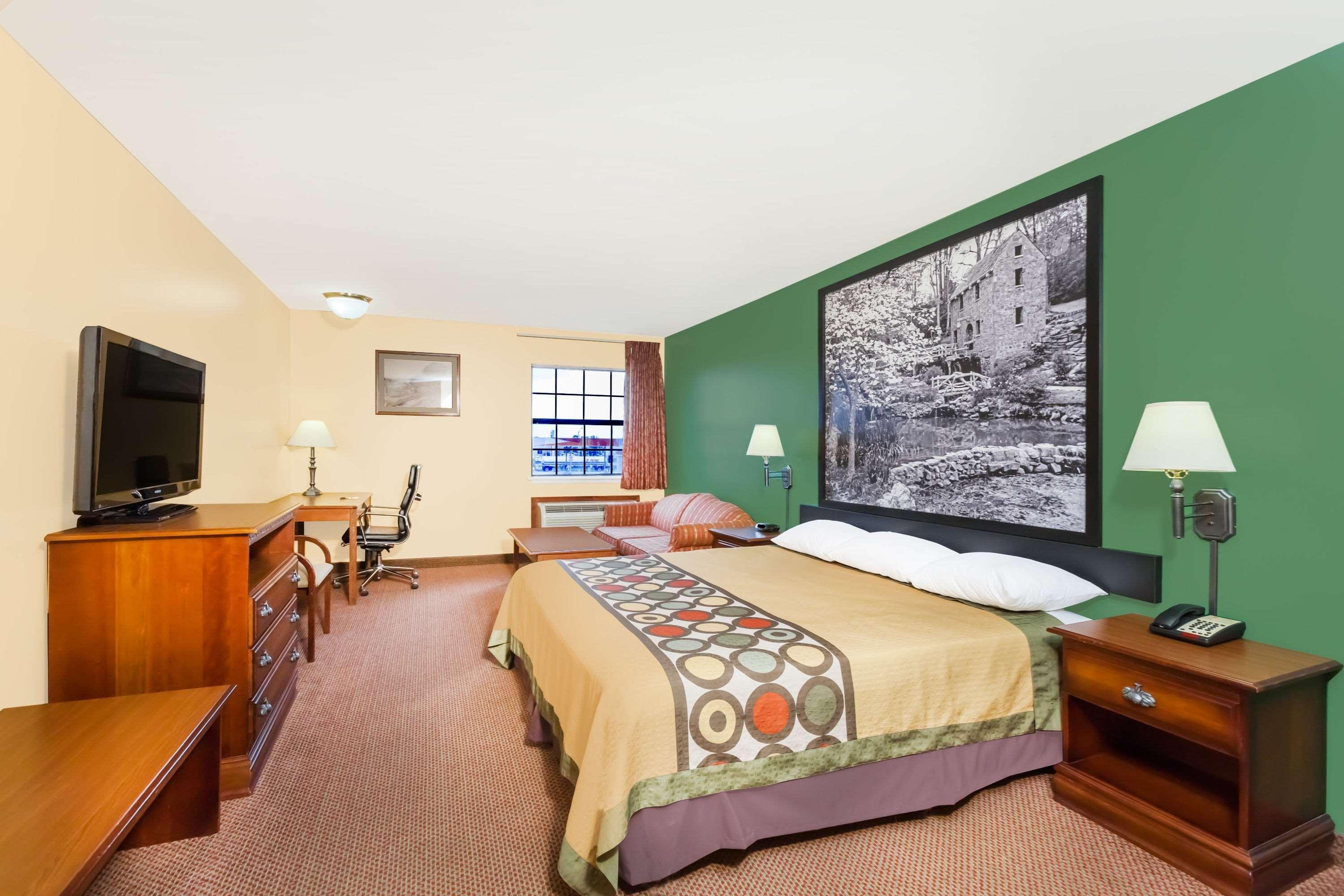 Super 8 By Wyndham Ar 3*