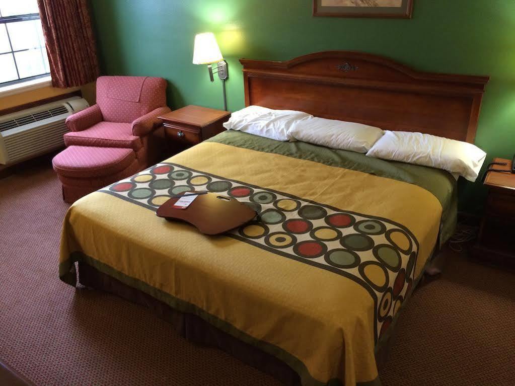 Super 8 By Wyndham Ar 3*