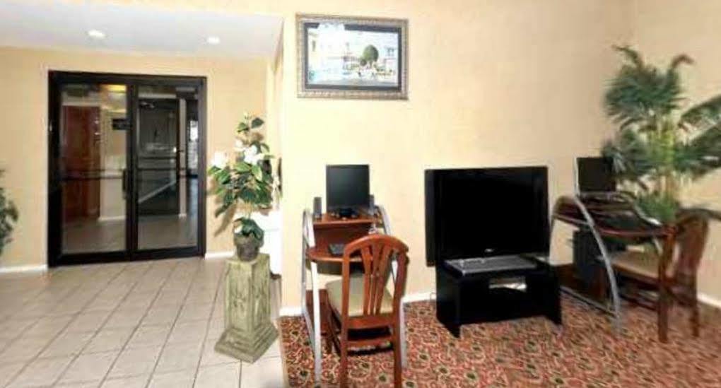 Super 8 By Wyndham Ar Hotel Searcy